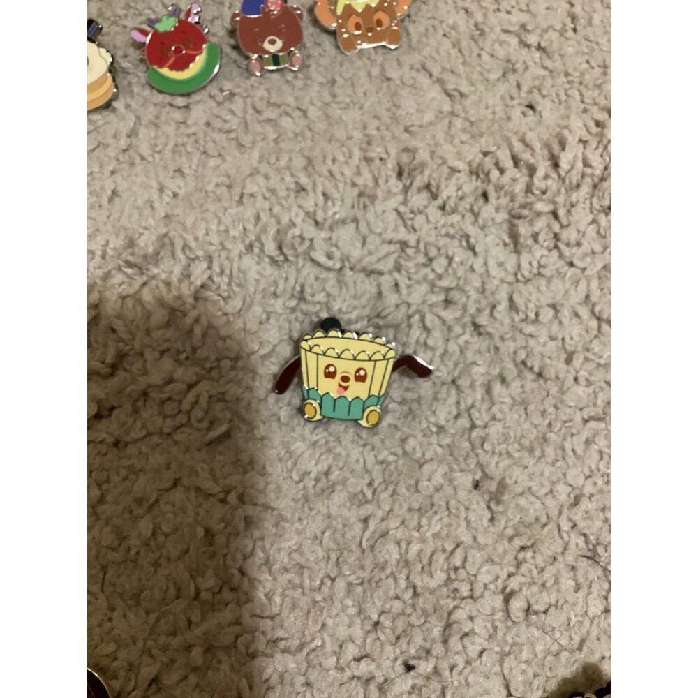 DISNEY MUNCHLING PIN SERIES 1 SPECIALTY TREATS PLUTO CUPCAKE Parks Munchlings